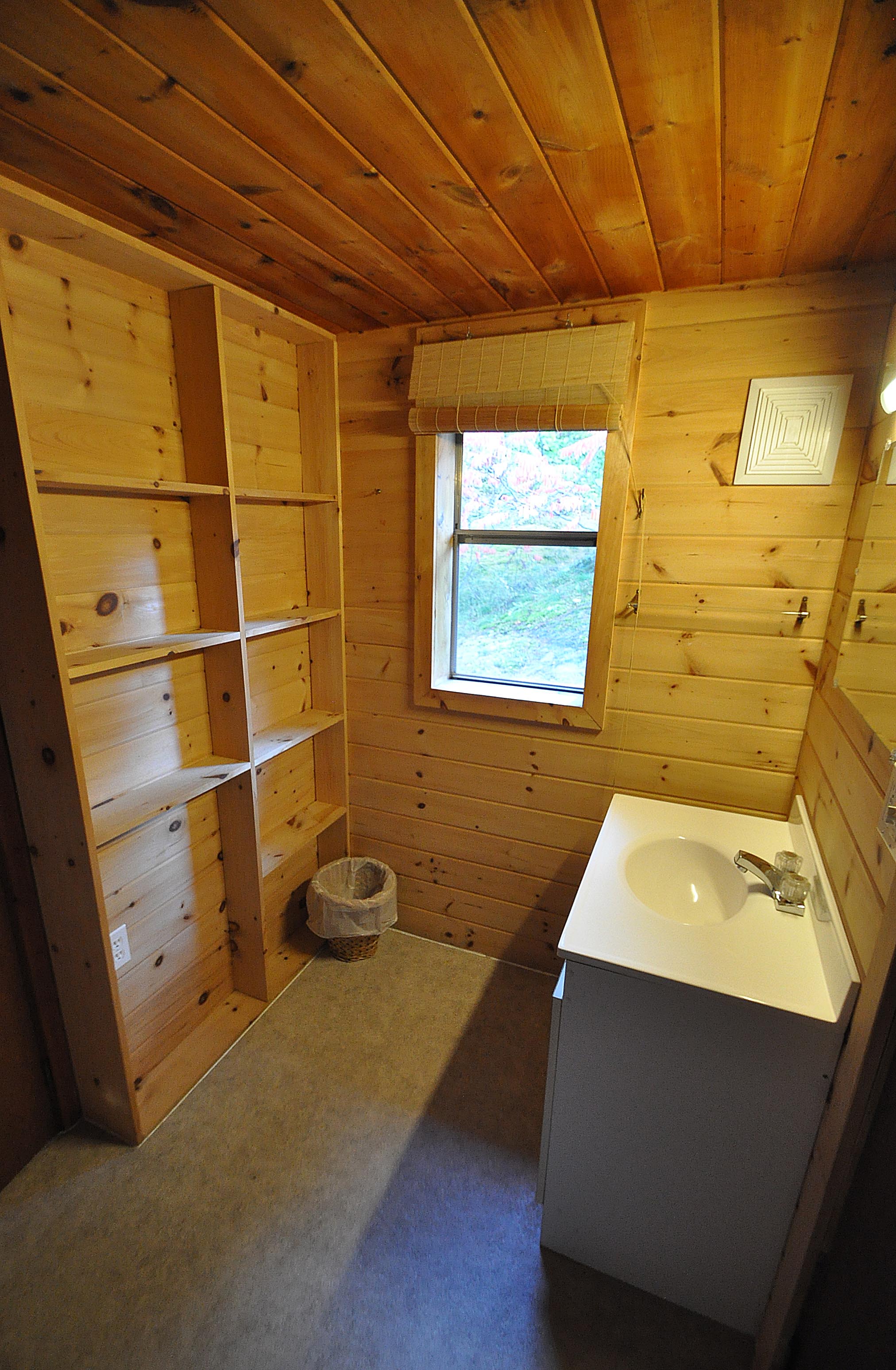 Cabin 11- bathroom.