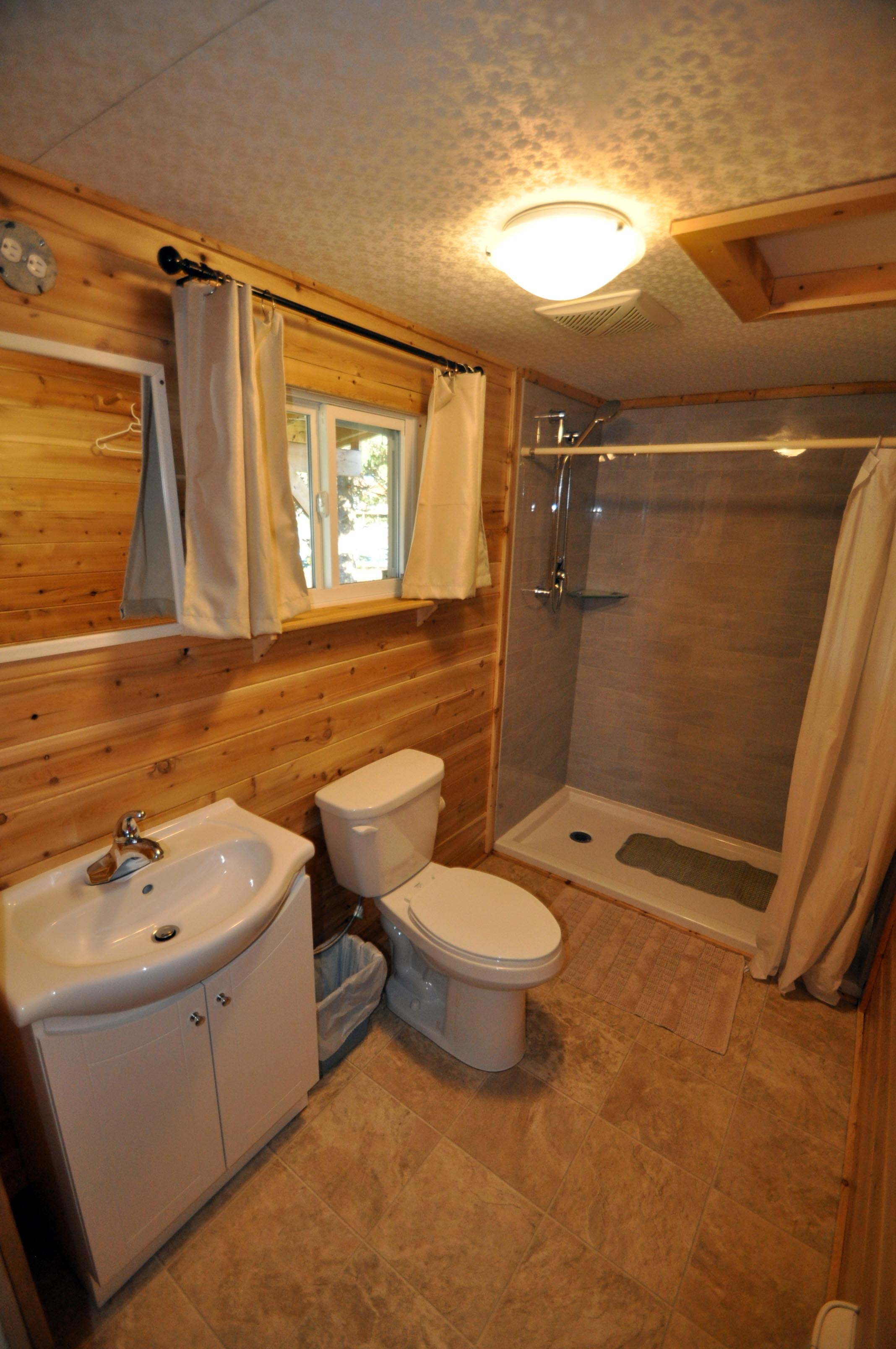 Cabin 5 - Bathroom with shower.