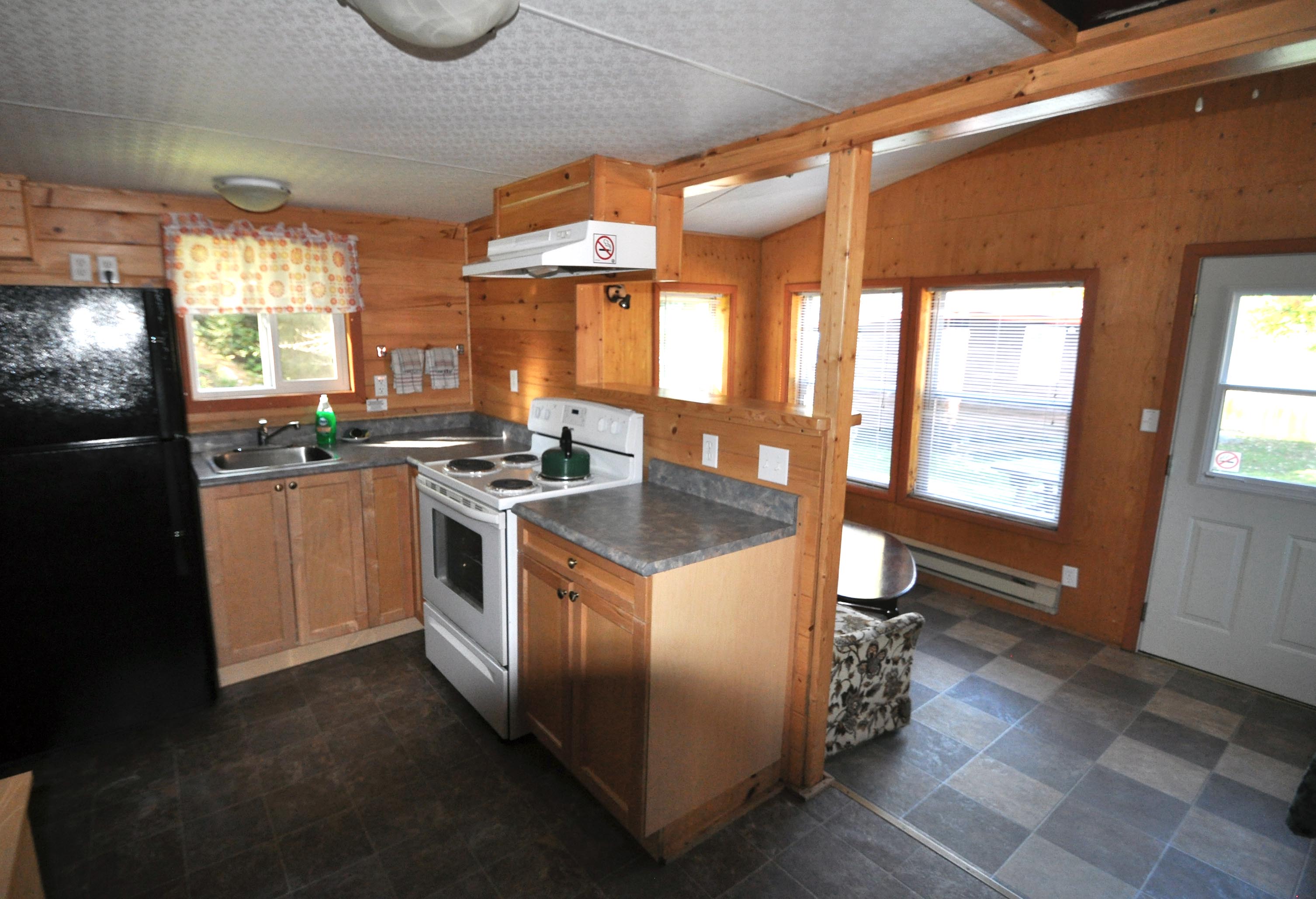 Cabin 7 - kitchen.